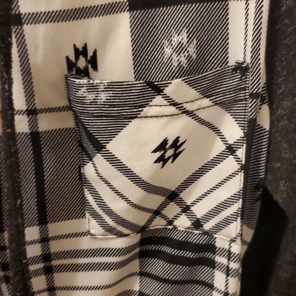 Flannel - Picture 3 of 4